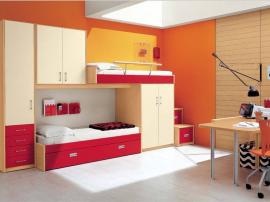 Двухъярусная кровать в детскую комнату красного цвета на заказ в современном стиле