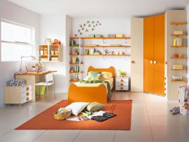 Оранжевая мебель для детской на заказ со встроенным шкафом