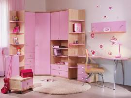 Рабочий стол на заказ для детской из МДФ розового цвета