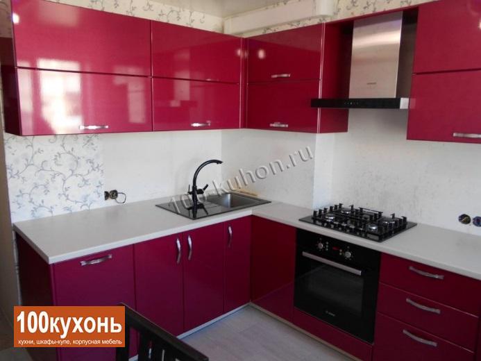 Кухня малина с пленочными фасадами МДФ