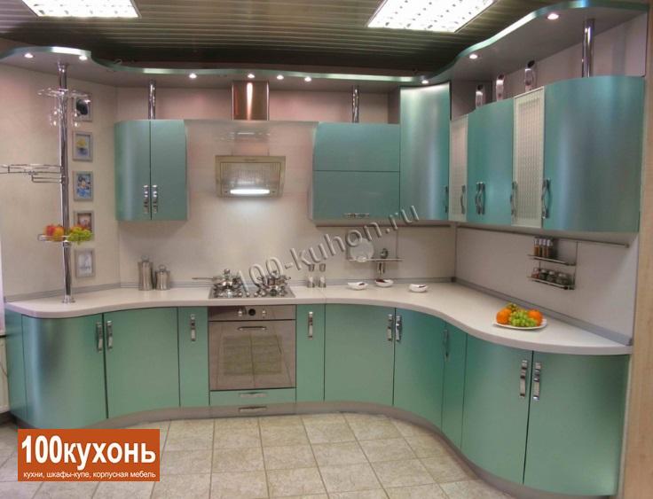 Изумрудная кухня «волной» в эмали
