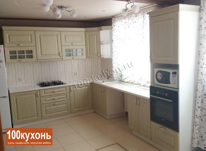 Оливковая кухня в английском стиле