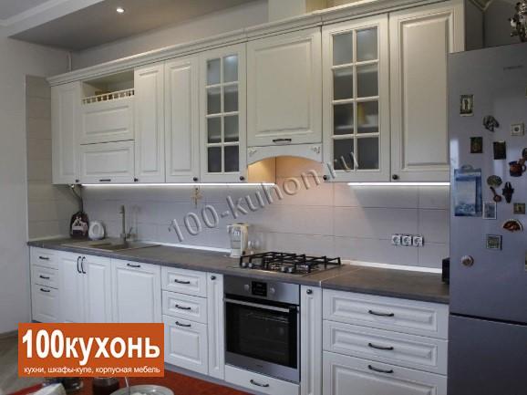 Классическая белая кухня в эмали