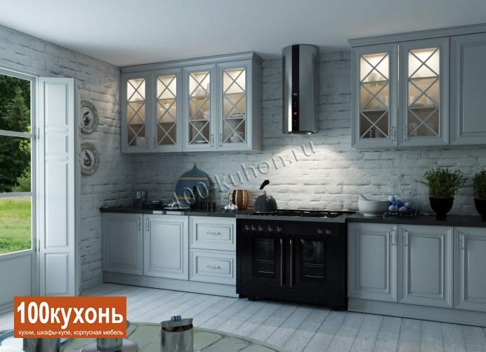 Кухня крашеная с перекрестиями в витражах