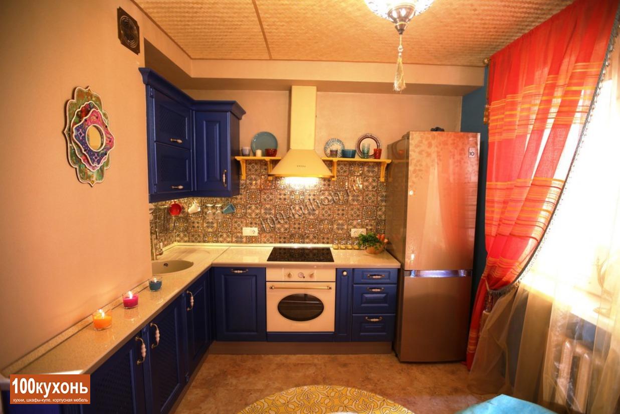 Кухня синяя в пвх в восточном классическом стиле