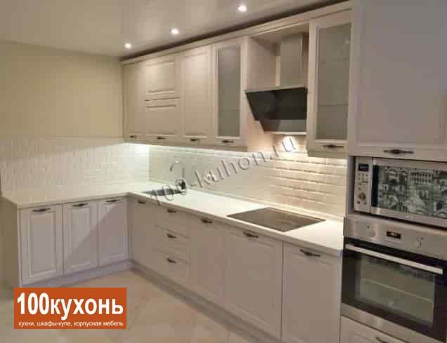 Неоклассика кухня белая в эмали