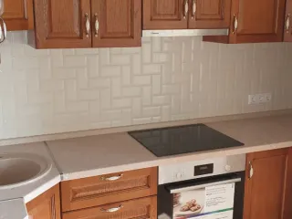 Кухня на заказ из массива цвета орех