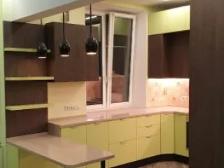 Салатовая яркая мебель на кухню с фасадами Клиф и ПВХ