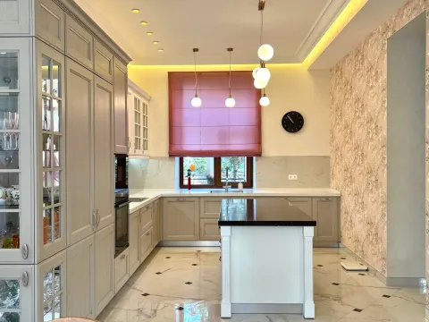 каталог кухонь из массива дерева