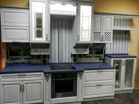 Дворцовая кухня из массива