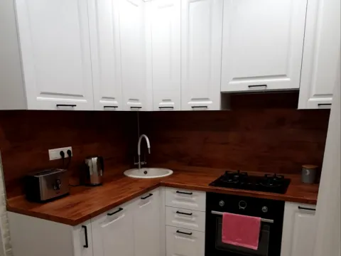 Белая угловая кухня на заказ